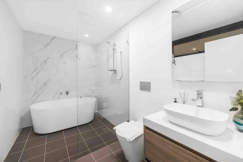 Luxury 3 Bedroom Apartment In Ryde Sydney Exterior photo