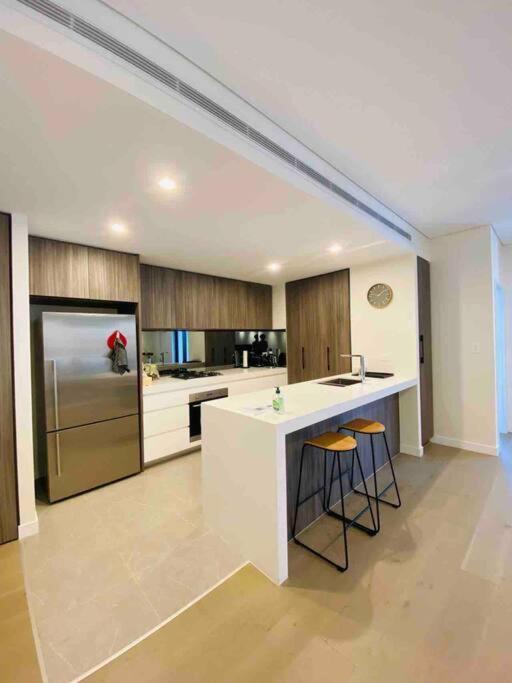Luxury 3 Bedroom Apartment In Ryde Sydney Exterior photo