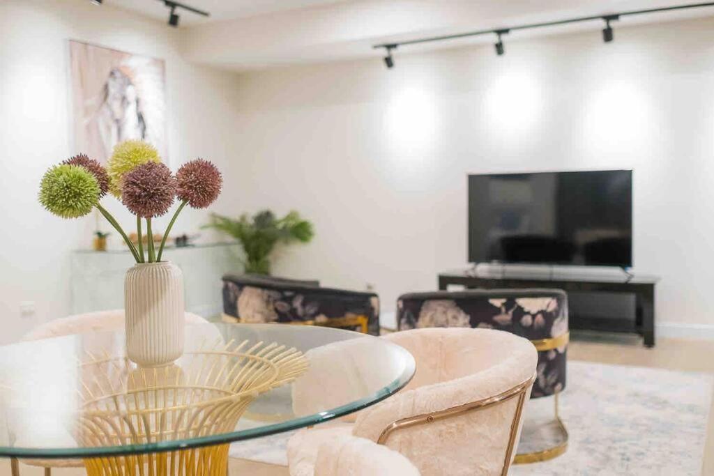 Luxury 3 Bedroom Apartment In Ryde Sydney Exterior photo