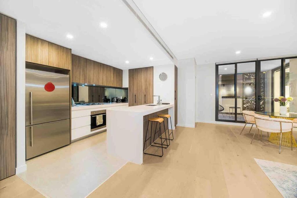 Luxury 3 Bedroom Apartment In Ryde Sydney Exterior photo