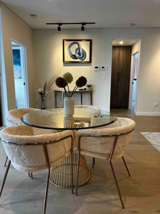 Luxury 3 Bedroom Apartment In Ryde Sydney Exterior photo